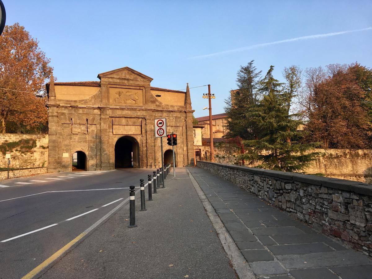 The Little House In Bergamo Apartment ภายนอก รูปภาพ